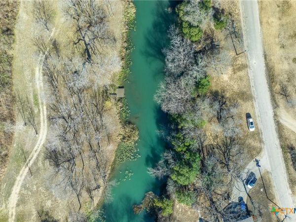 528 NW River Road , Martindale, TX 78655