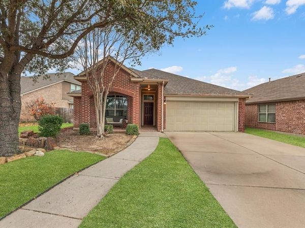 708 Saddleway Drive, Fort Worth, TX 76179