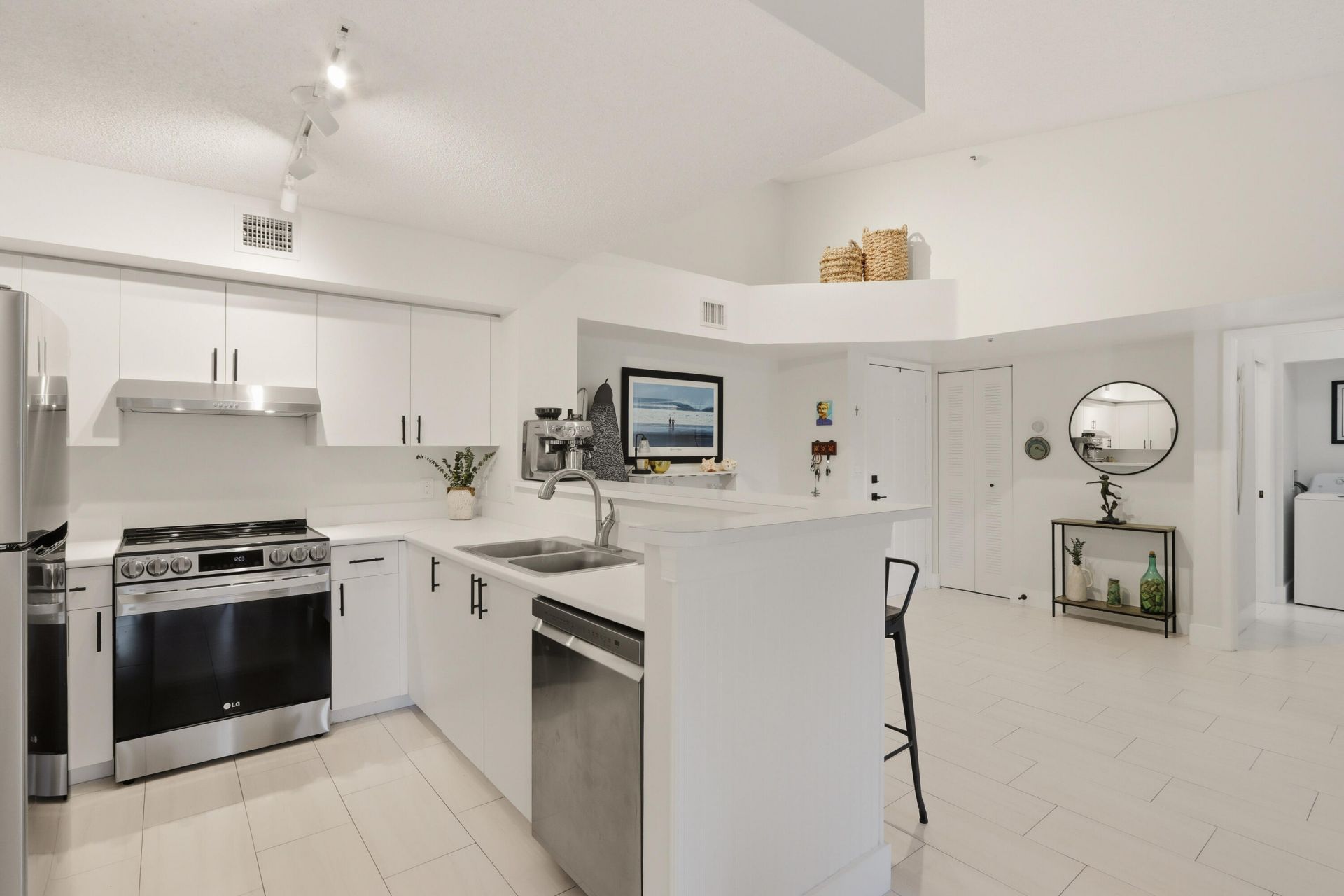 110 Yacht Club Way, Unit 306, Hypoluxo, FL 33462 Photo