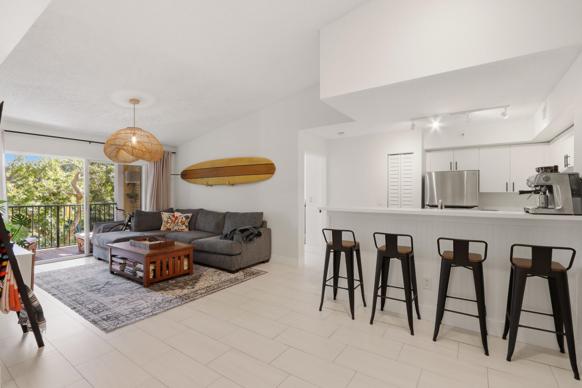 110 Yacht Club Way, Unit 306, Hypoluxo, FL 33462 Photo