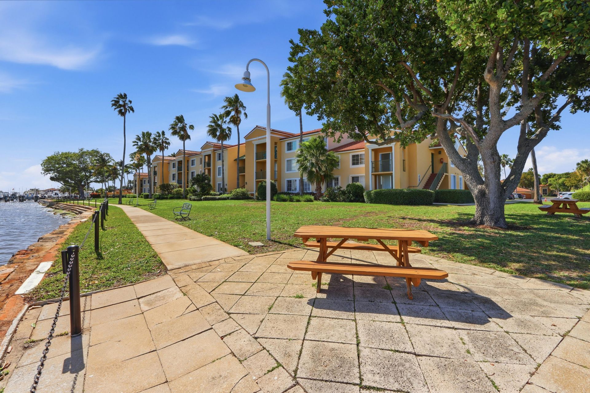 110 Yacht Club Way, Unit 306, Hypoluxo, FL 33462 Photo