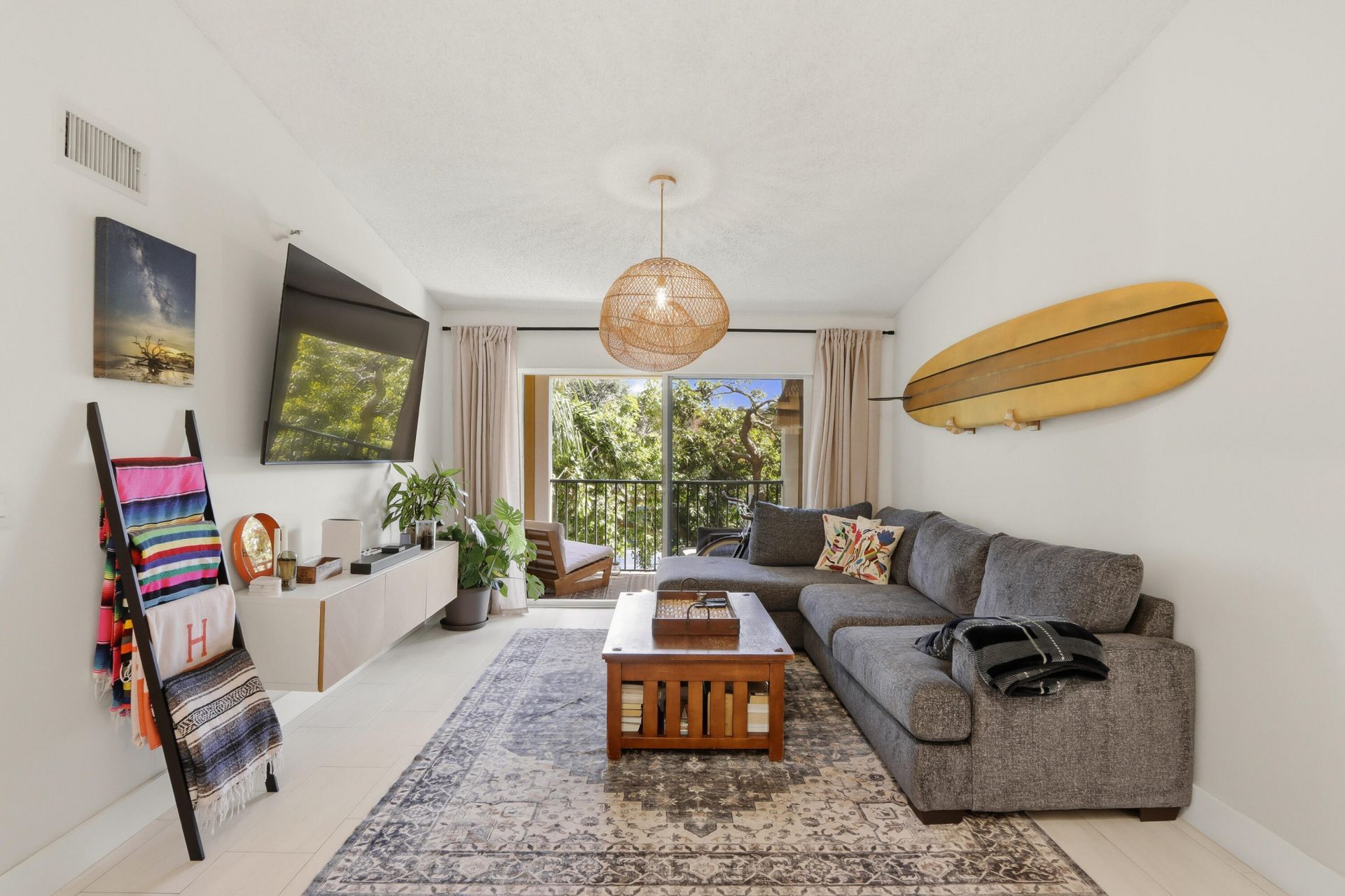 110 Yacht Club Way, Unit 306, Hypoluxo, FL 33462 Photo