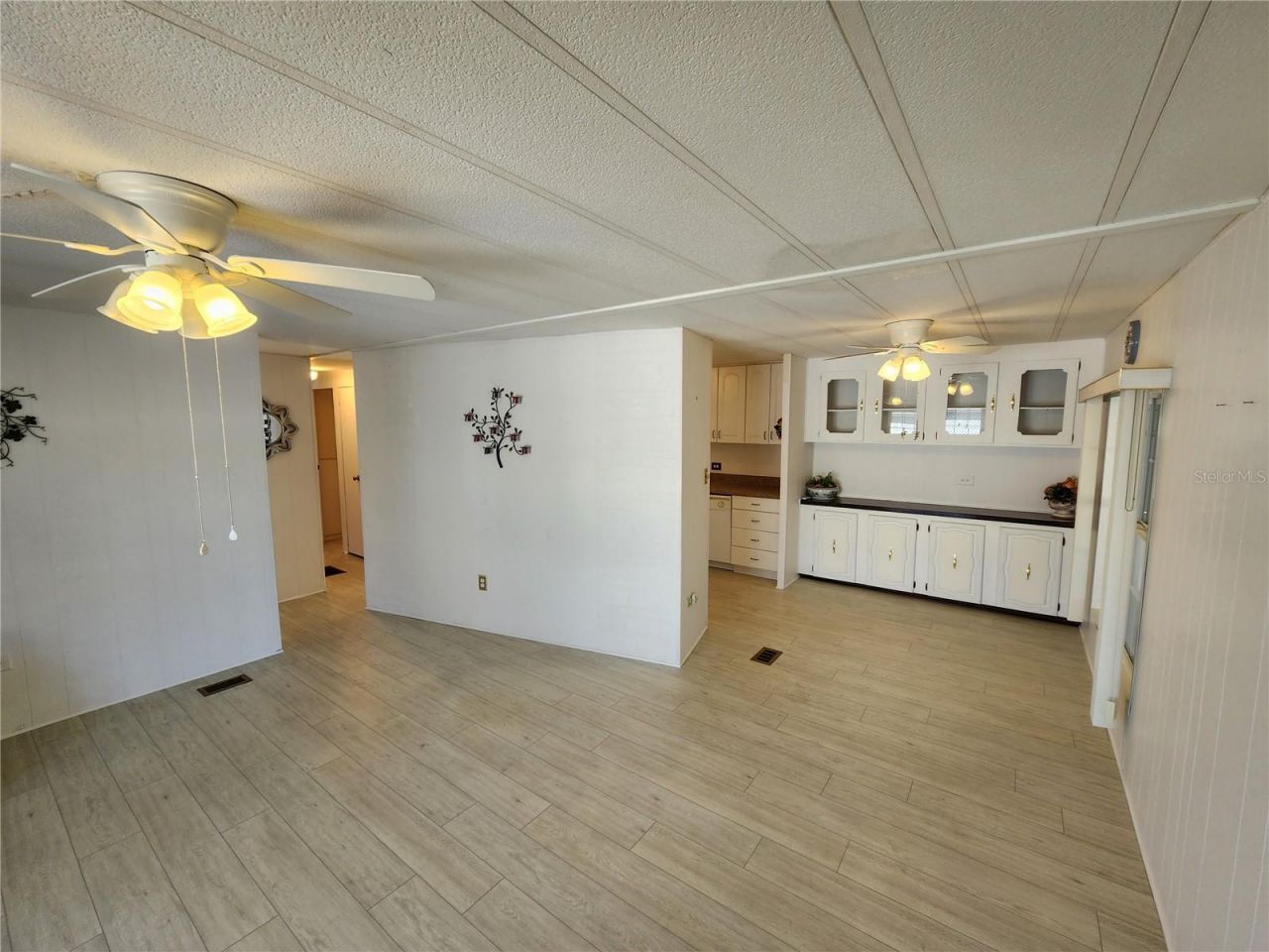 808 53rd Avenue E, Unit 9, Bradenton, FL 34203 Photo