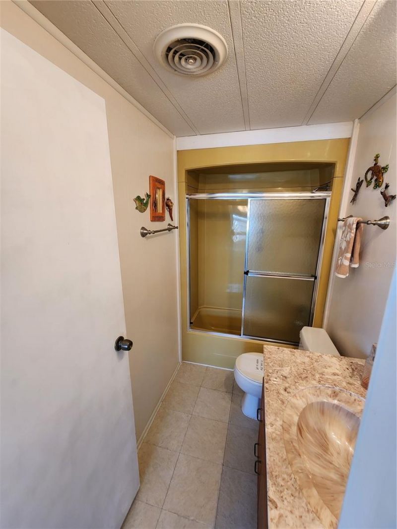 808 53rd Avenue E, Unit 9, Bradenton, FL 34203 Photo