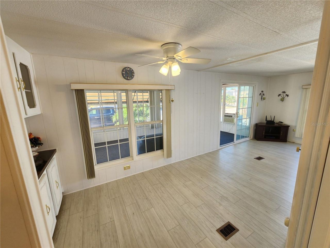 808 53rd Avenue E, Unit 9, Bradenton, FL 34203 Photo