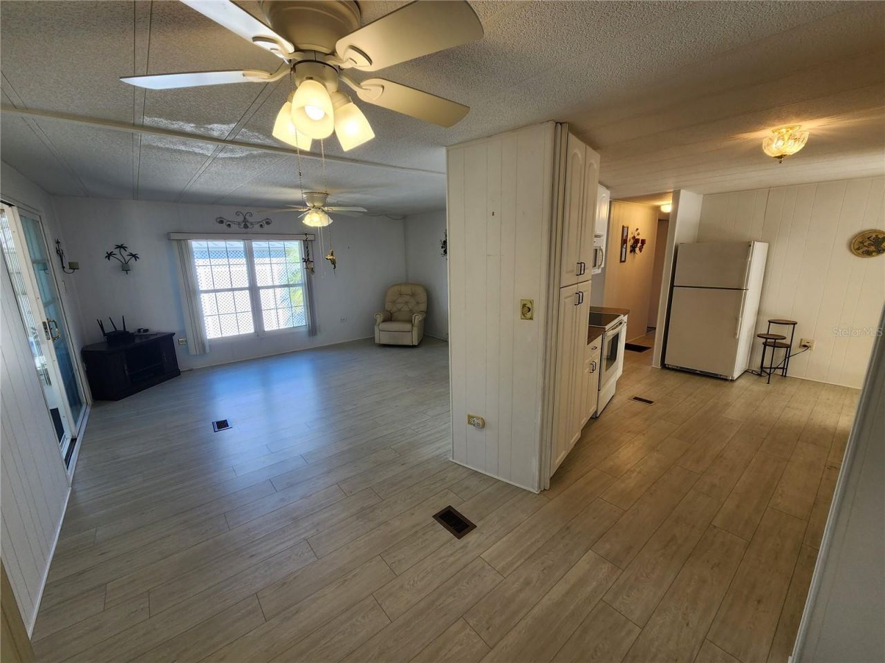 808 53rd Avenue E, Unit 9, Bradenton, FL 34203 Photo