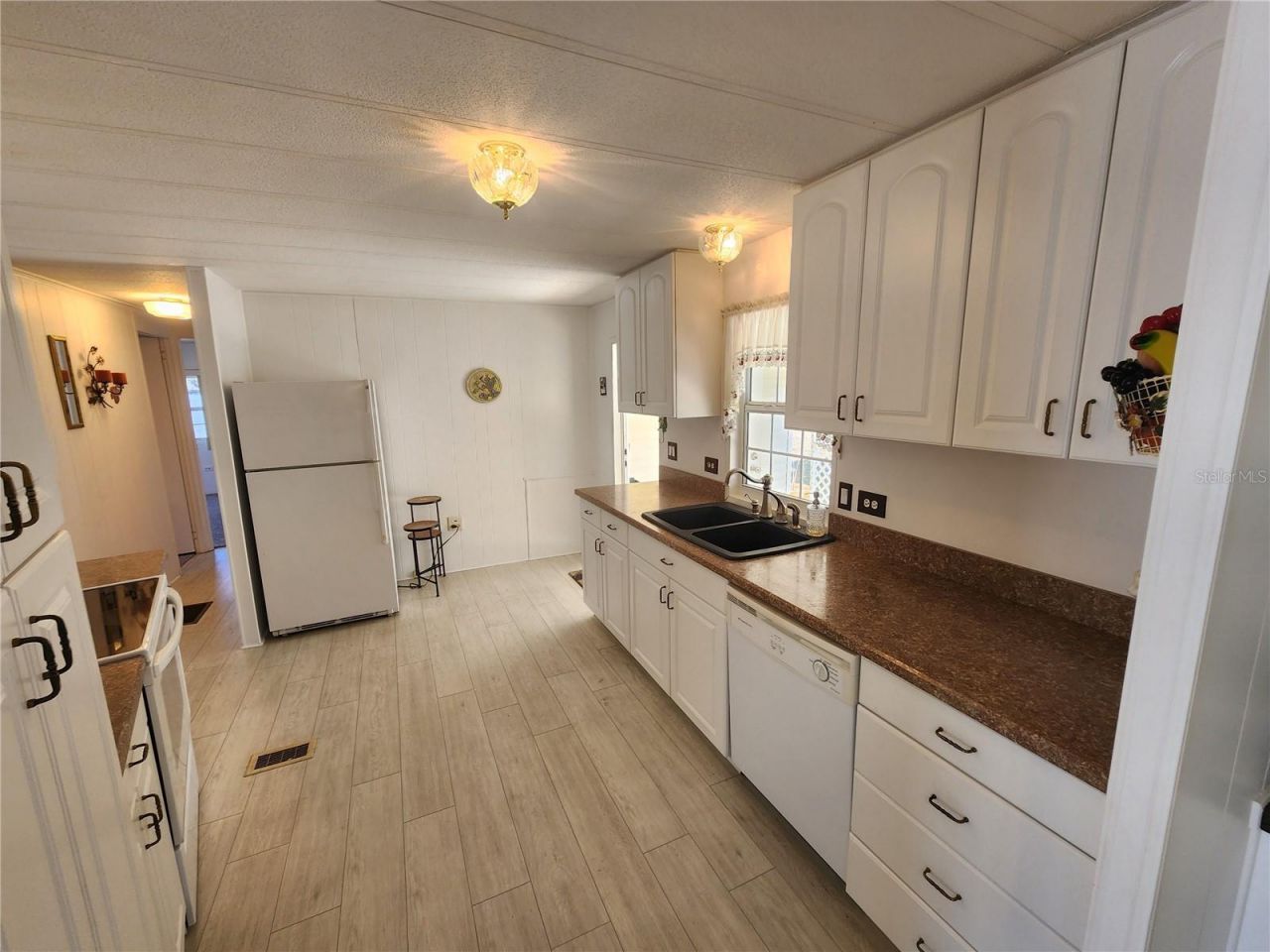 808 53rd Avenue E, Unit 9, Bradenton, FL 34203 Photo