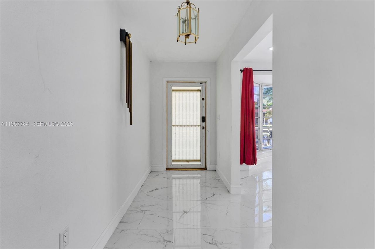 860 NW 207th St , Miami Gardens, FL 33169 Photo