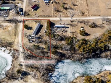 58 N Lakeview Drive, Pleasanton, KS 66075
