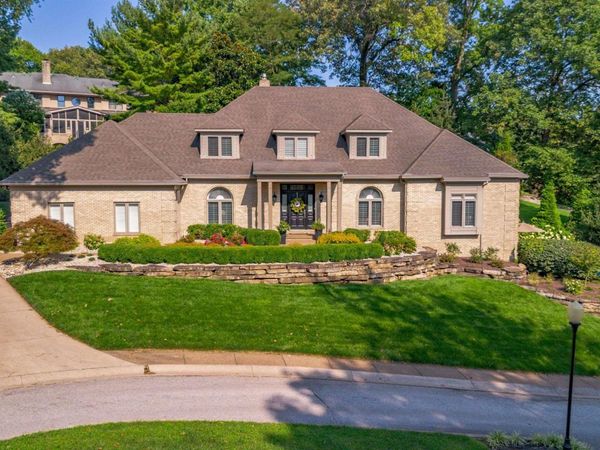 620 Winterwood Drive, Evansville, IN 47715