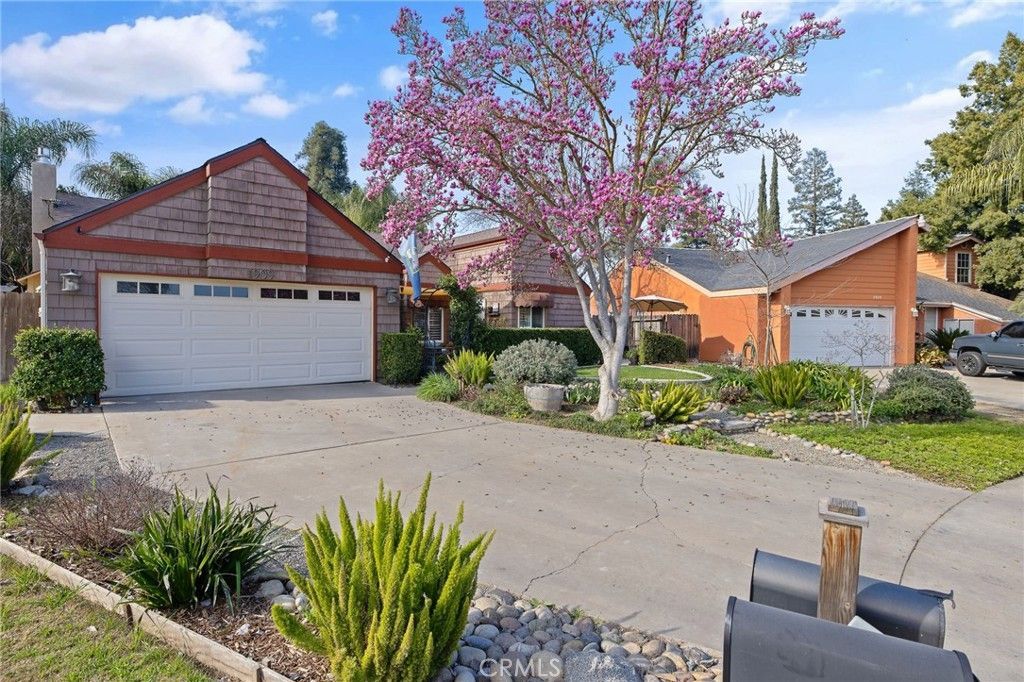 1909 E Andrea Court, Visalia, CA 93292 Main Photo