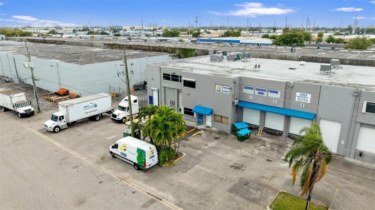 8000 NW 68th St , Medley, FL 33166 Photo