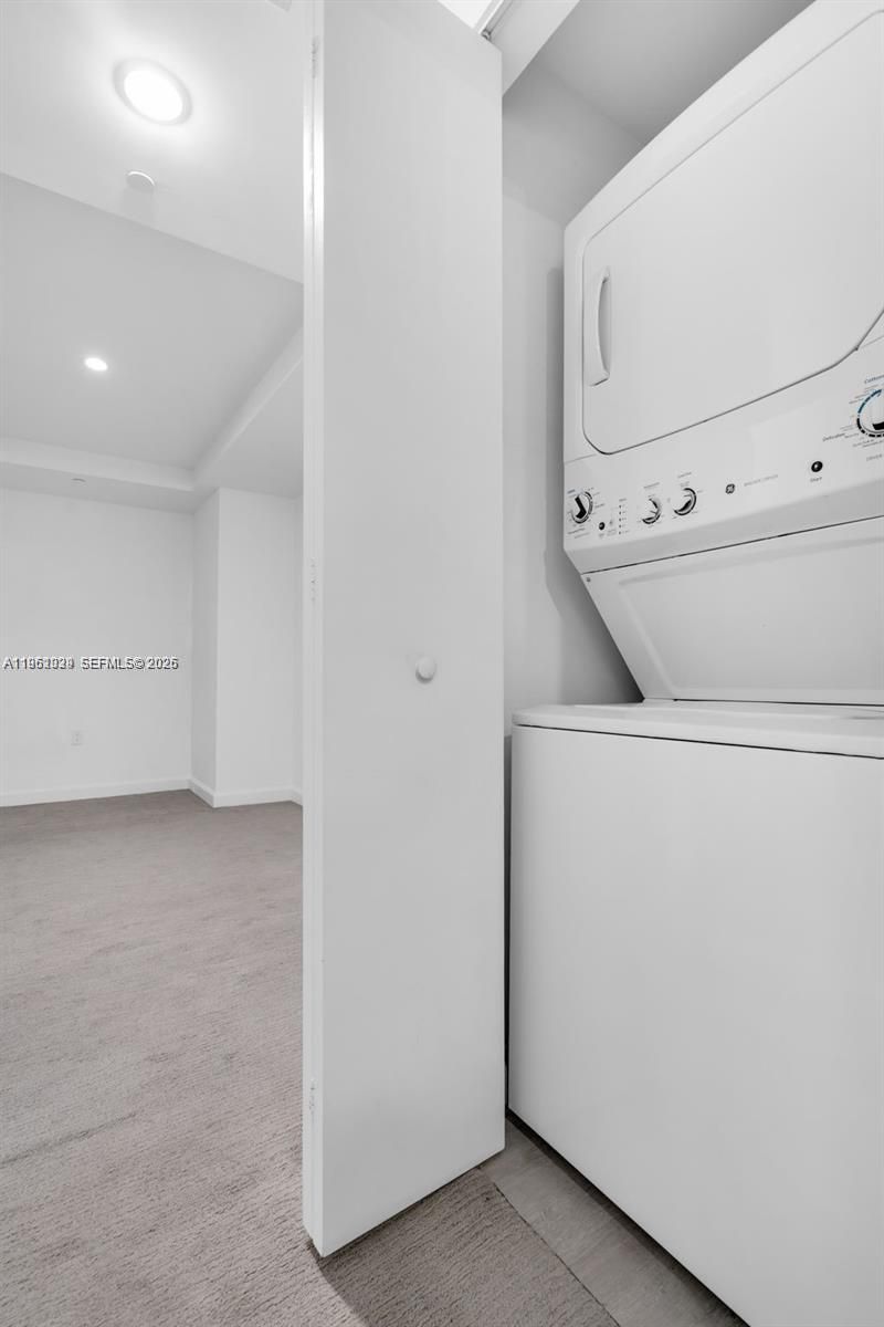 45 SW 9th St, Unit 2204, Miami, FL 33130 Photo