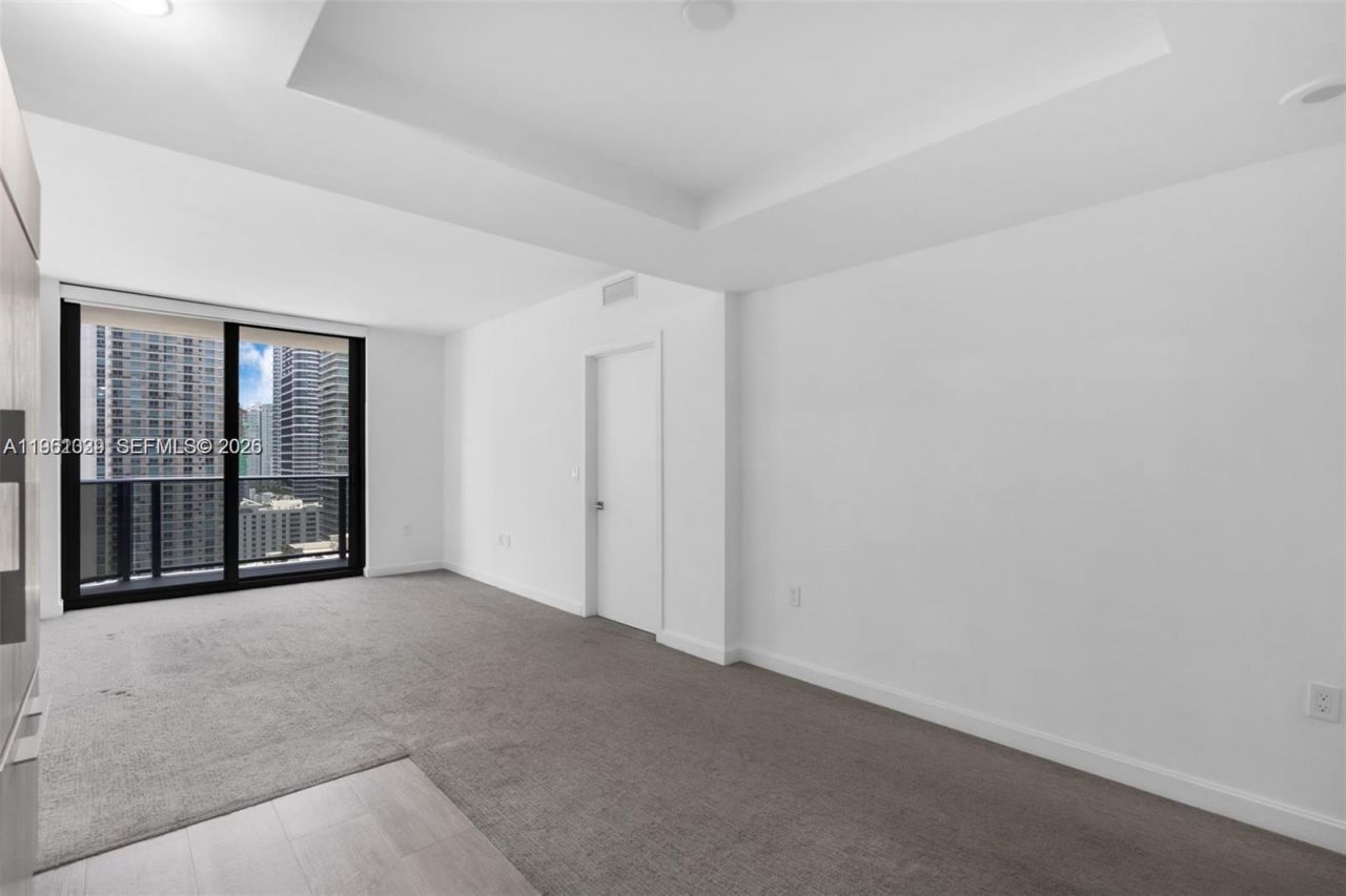 45 SW 9th St, Unit 2204, Miami, FL 33130 Photo