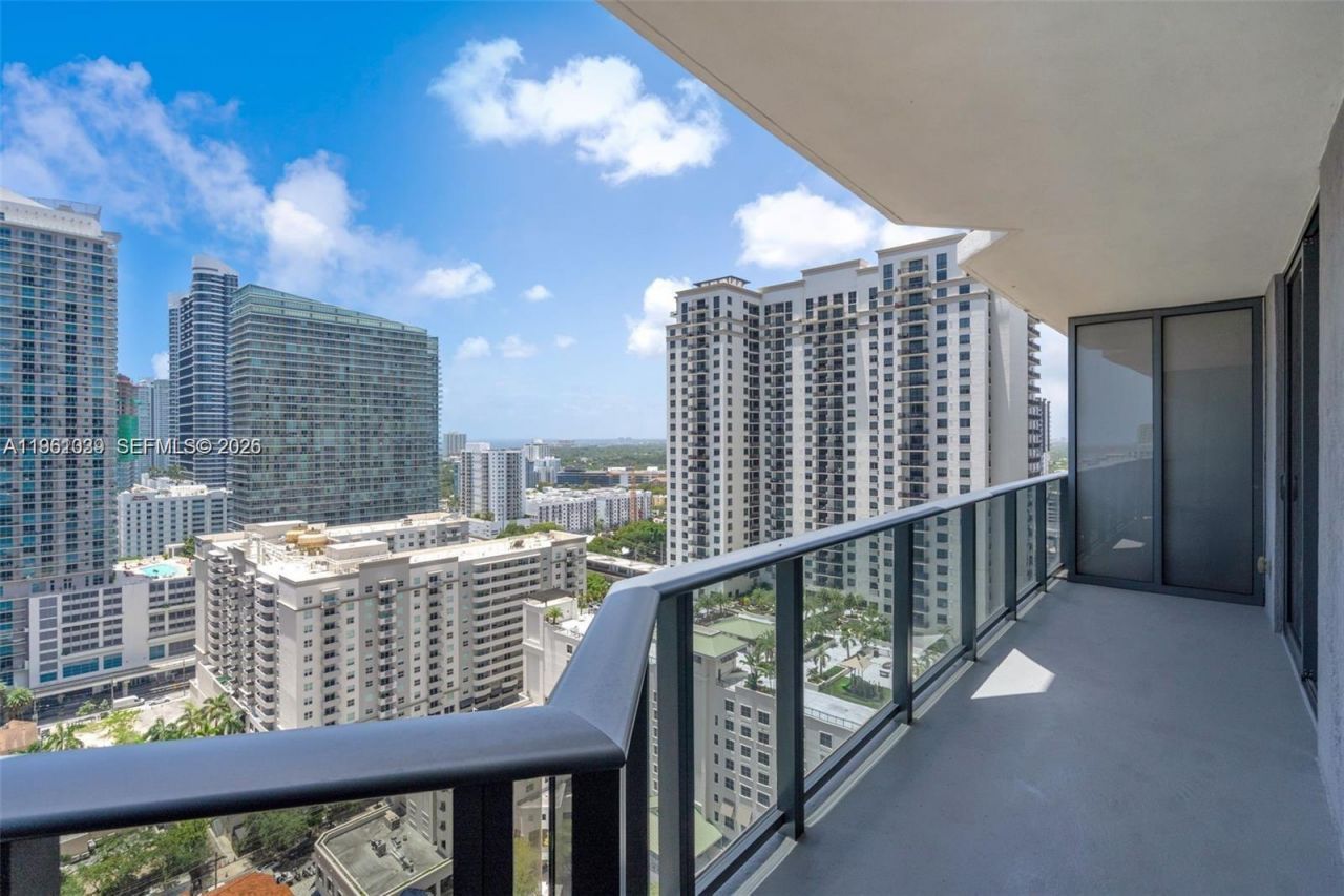 45 SW 9th St, Unit 2204, Miami, FL 33130 Photo