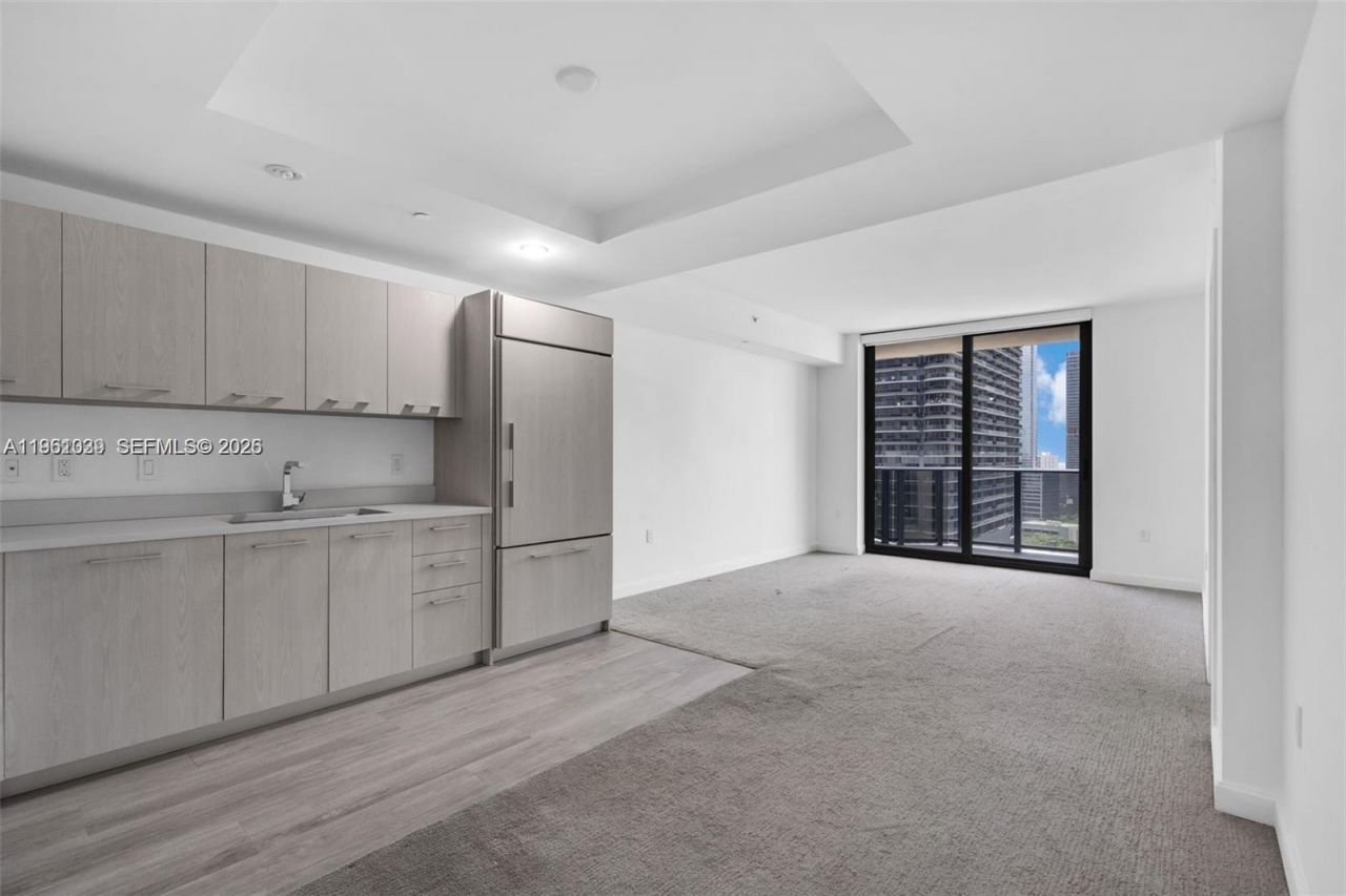 45 SW 9th St, Unit 2204, Miami, FL 33130 Photo