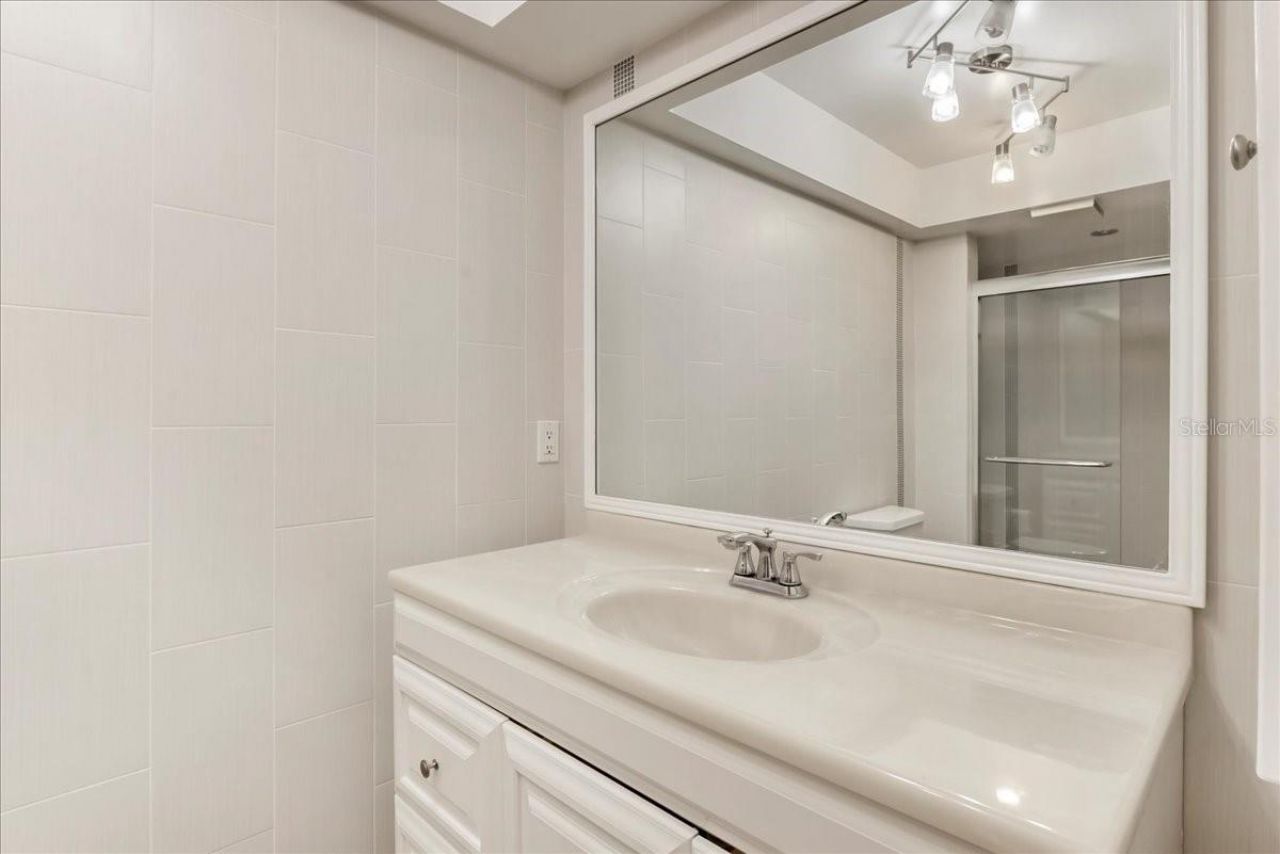 3820 Glen Oaks Manor Drive, Sarasota, FL 34232 Photo