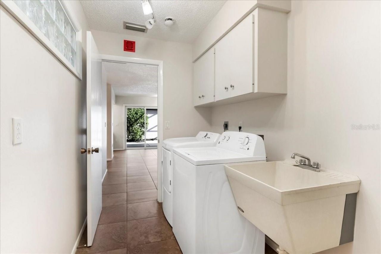 3820 Glen Oaks Manor Drive, Sarasota, FL 34232 Photo