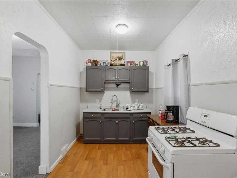 16333 Miles Avenue, Cleveland, OH 44128 Photo 11