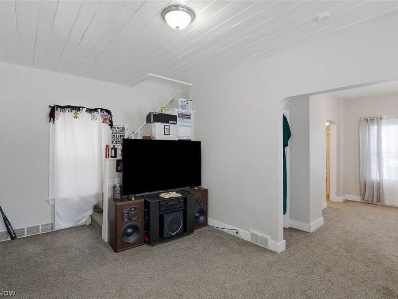 16333 Miles Avenue, Cleveland, OH 44128 Photo 4