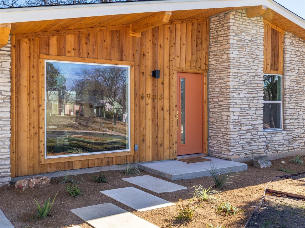 6903 N La Salle Dr, Austin, TX 78723 Main Photo