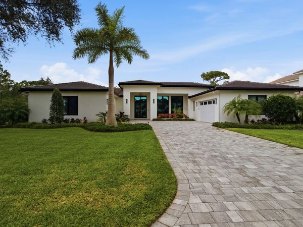 10200 SE Sandpine Lane, Hobe Sound, FL 33455
