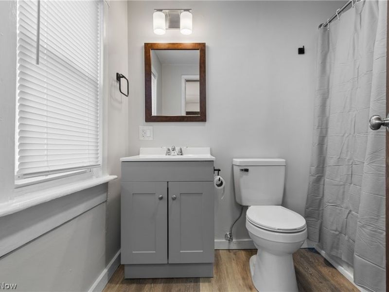 301 E Voris Street, Akron, OH 44311 Photo 15