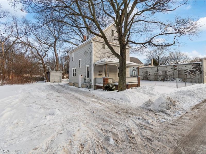 301 E Voris Street, Akron, OH 44311 Photo 2