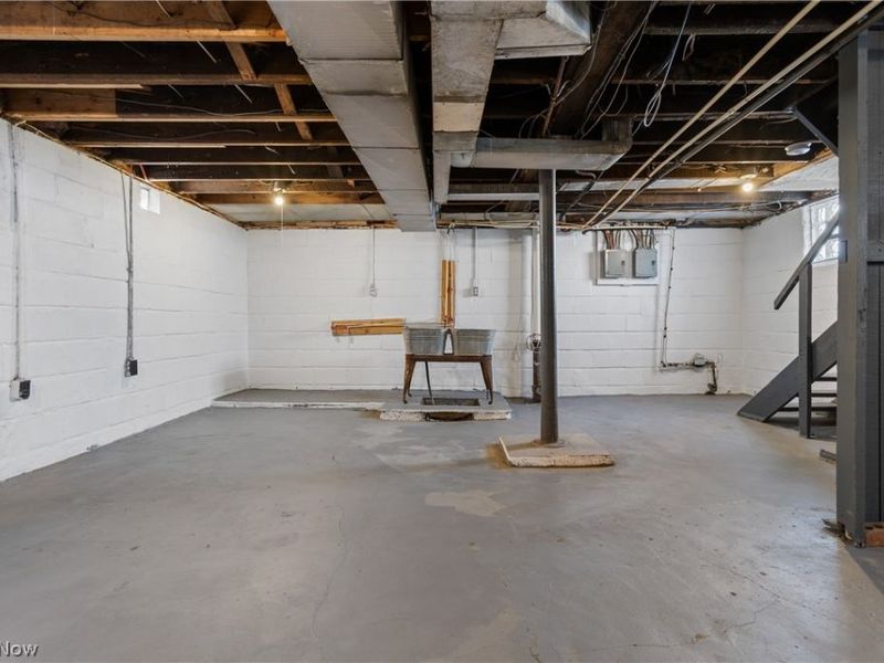 301 E Voris Street, Akron, OH 44311 Photo 23