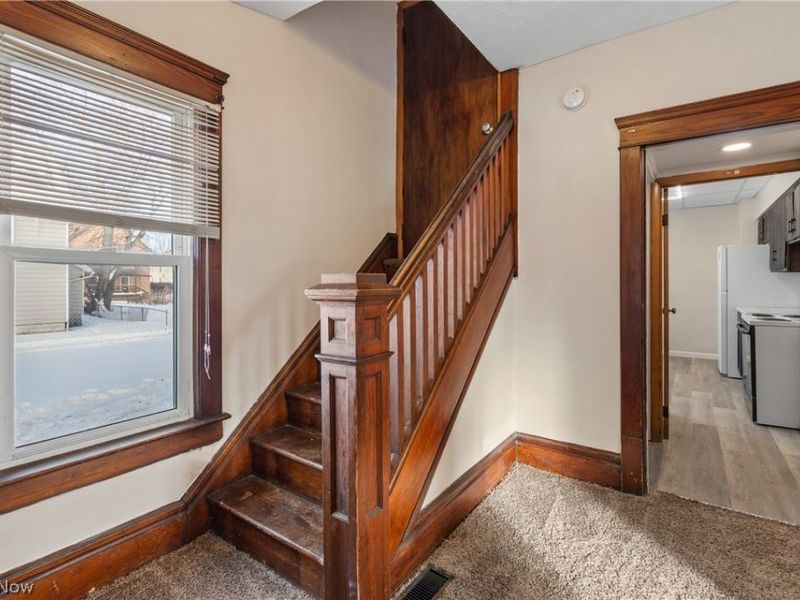 301 E Voris Street, Akron, OH 44311 Photo 4