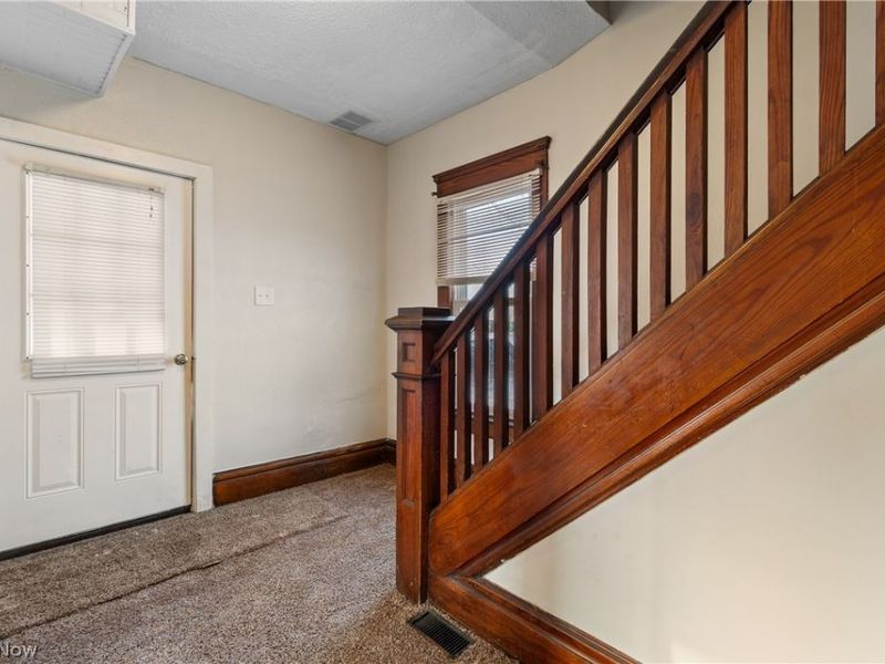 301 E Voris Street, Akron, OH 44311 Photo 5