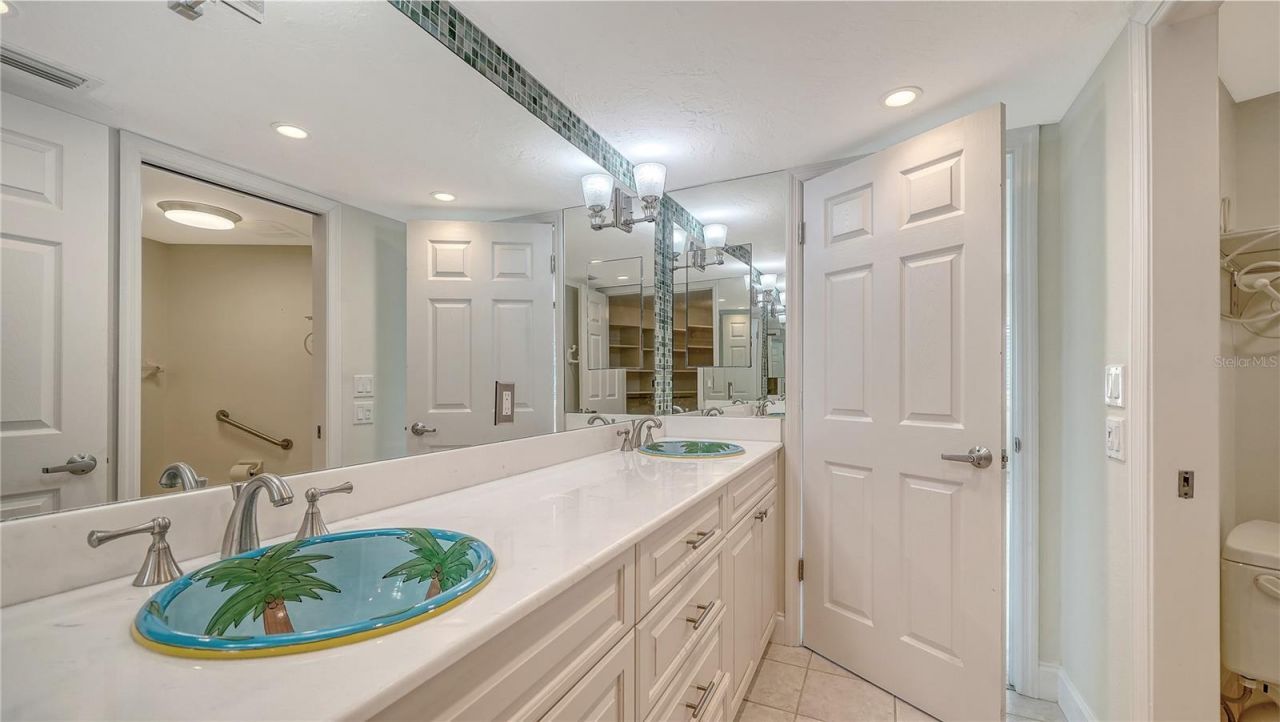 4835 Gulf Of Mexico Drive, Unit 106, Longboat Key, FL 34228 Photo
