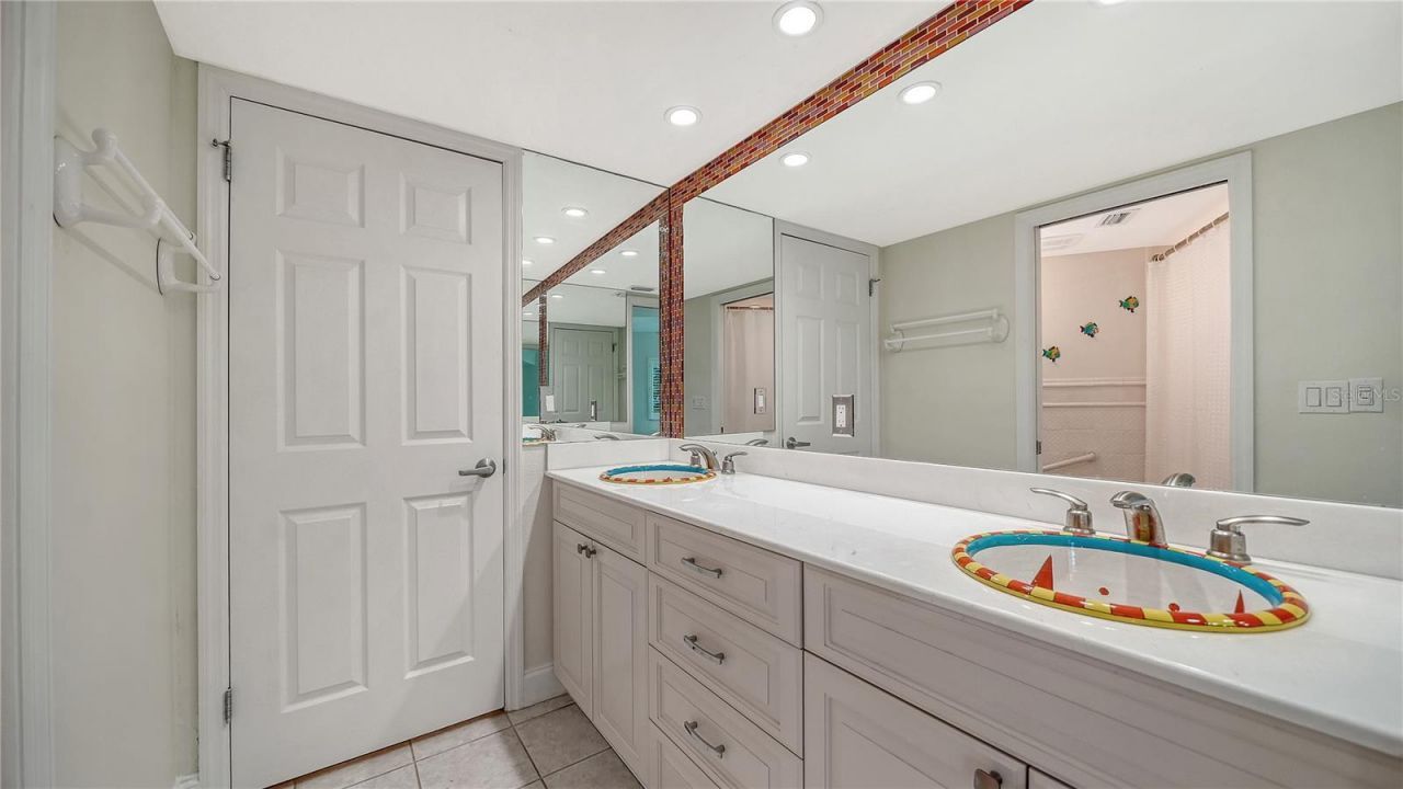 4835 Gulf Of Mexico Drive, Unit 106, Longboat Key, FL 34228 Photo