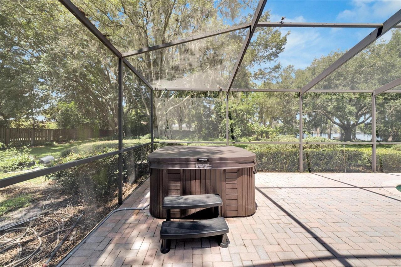 18006 Clear Lake Dr, Lutz, FL 33548 Photo