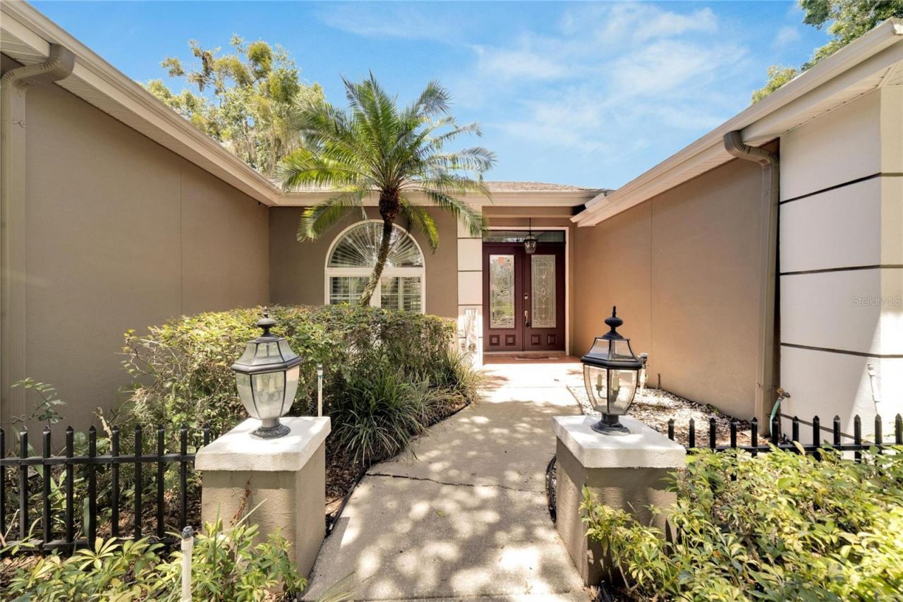 18006 Clear Lake Dr, Lutz, FL 33548 Photo