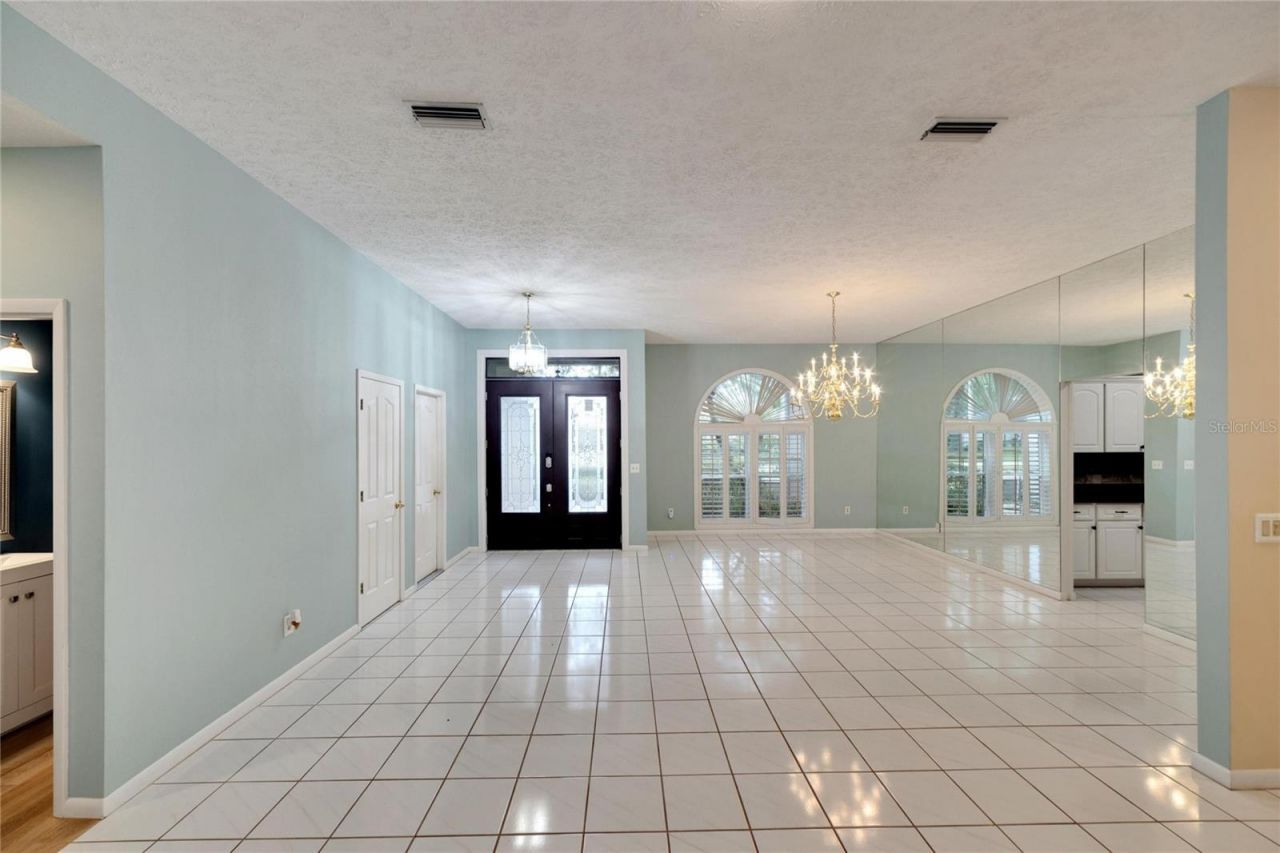 18006 Clear Lake Dr, Lutz, FL 33548 Photo