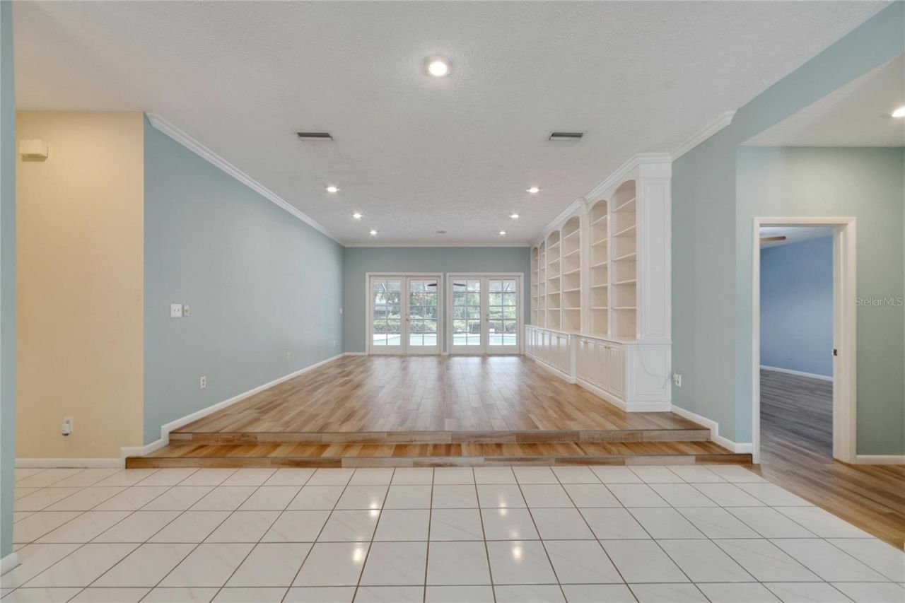 18006 Clear Lake Dr, Lutz, FL 33548 Photo