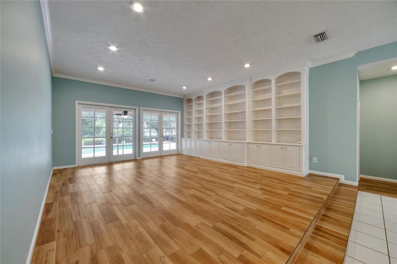 18006 Clear Lake Dr, Lutz, FL 33548 Photo