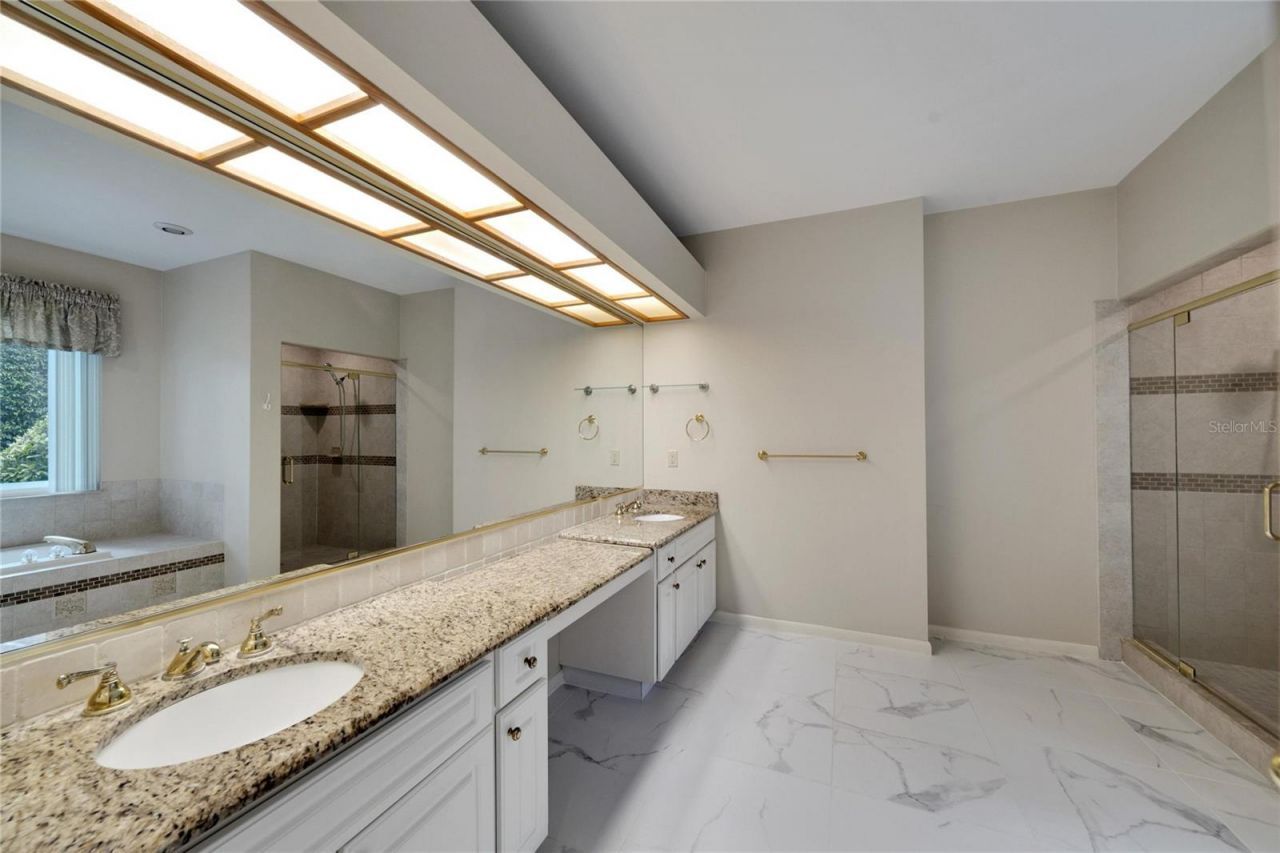 18006 Clear Lake Dr, Lutz, FL 33548 Photo