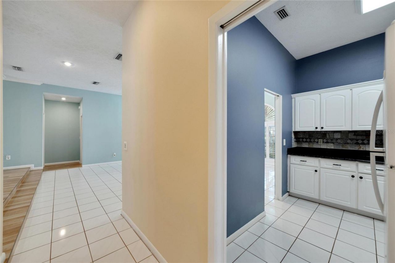 18006 Clear Lake Dr, Lutz, FL 33548 Photo