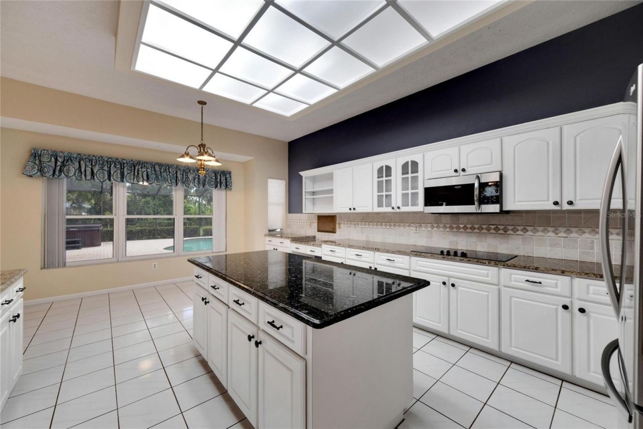 18006 Clear Lake Dr, Lutz, FL 33548 Photo