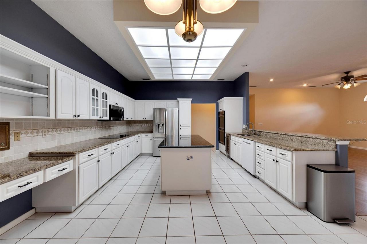 18006 Clear Lake Dr, Lutz, FL 33548 Photo