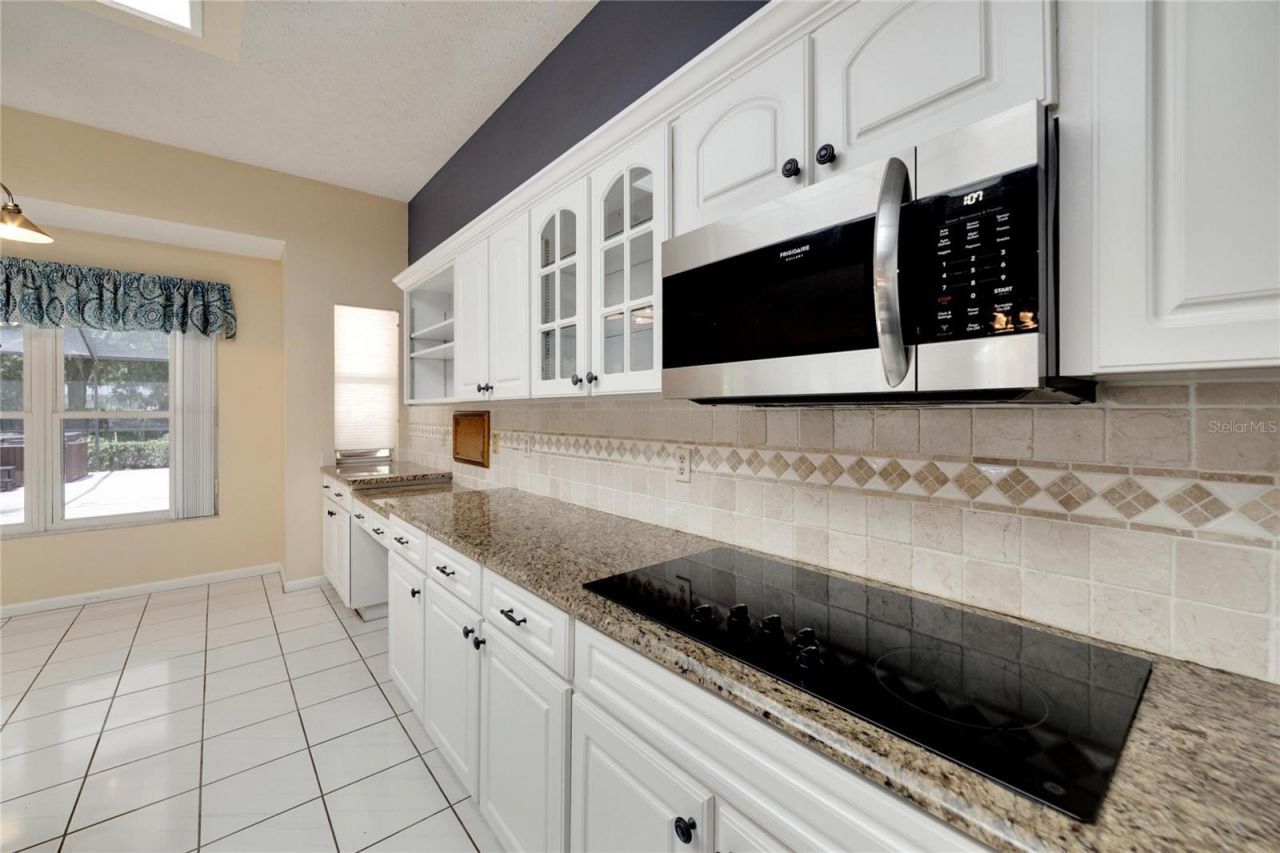 18006 Clear Lake Dr, Lutz, FL 33548 Photo