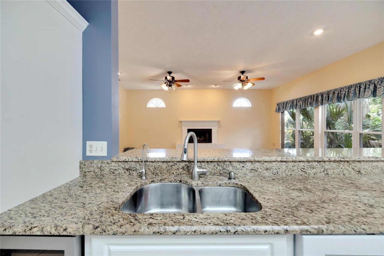 18006 Clear Lake Dr, Lutz, FL 33548 Photo