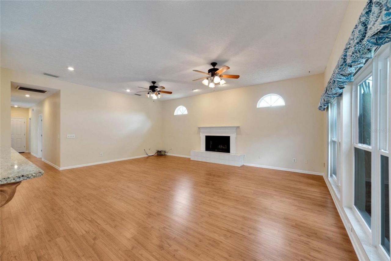 18006 Clear Lake Dr, Lutz, FL 33548 Photo