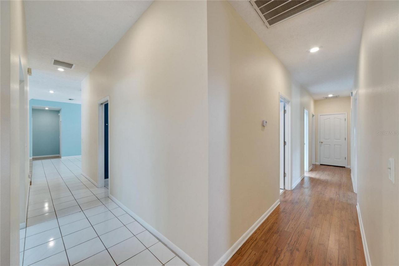 18006 Clear Lake Dr, Lutz, FL 33548 Photo