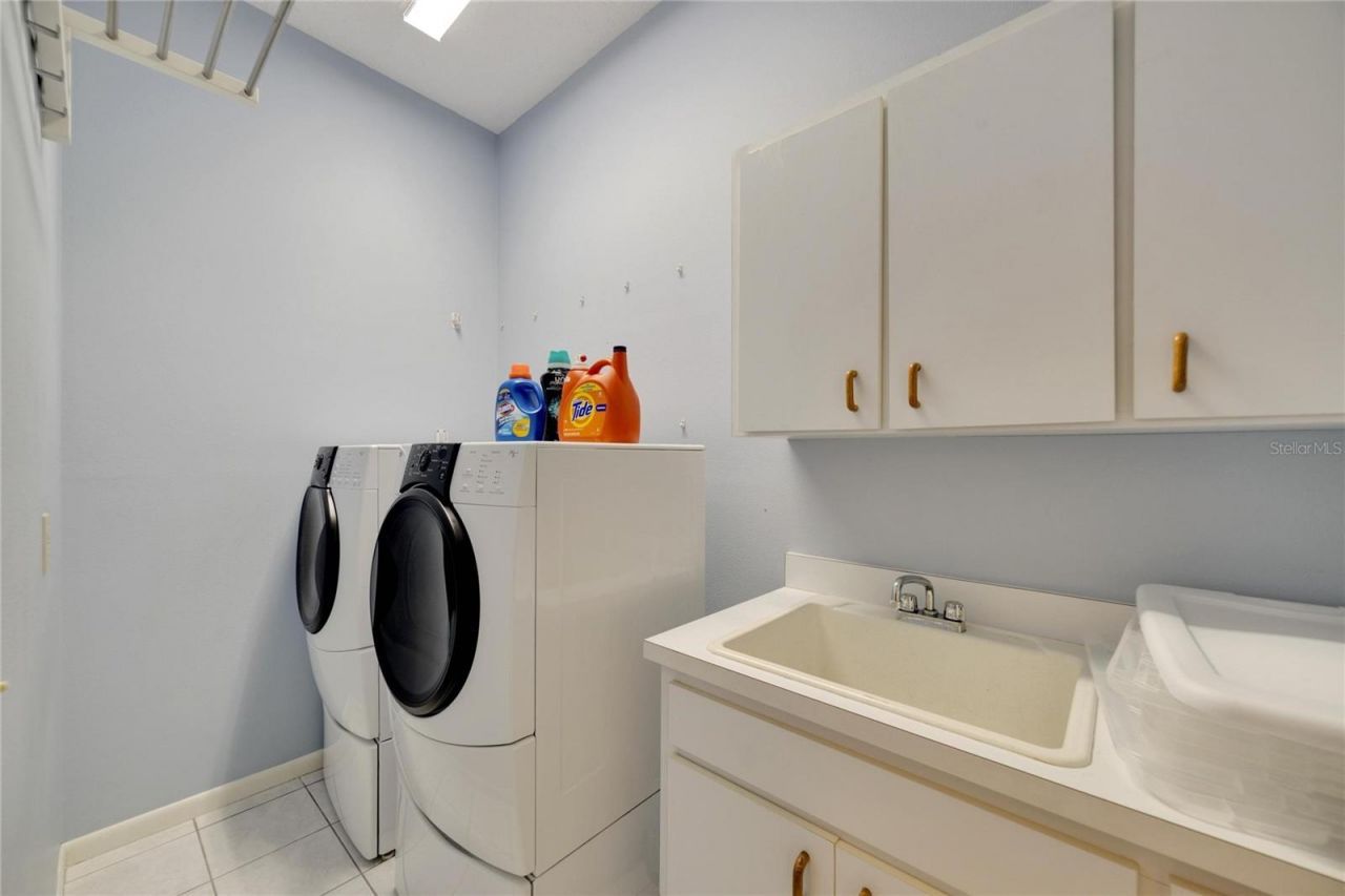 18006 Clear Lake Dr, Lutz, FL 33548 Photo