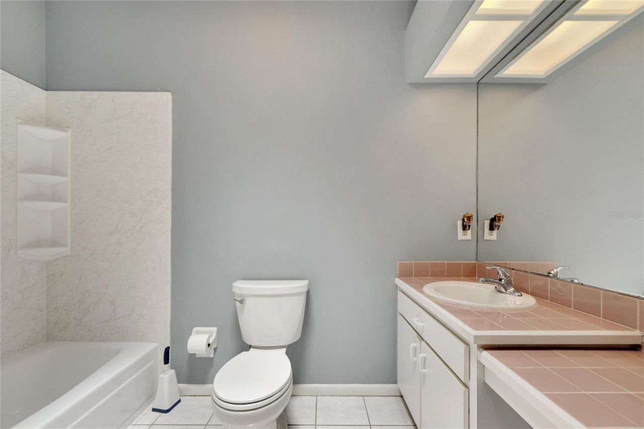 18006 Clear Lake Dr, Lutz, FL 33548 Photo