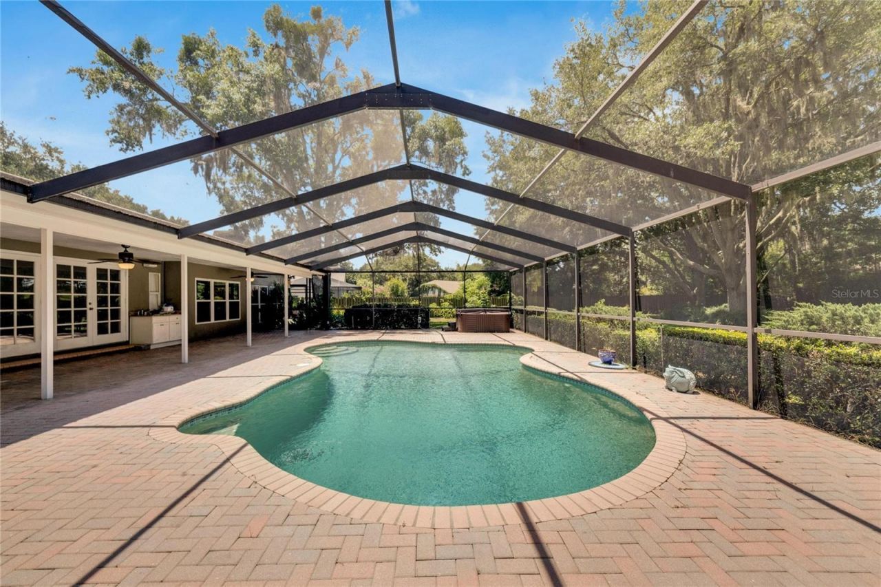 18006 Clear Lake Dr, Lutz, FL 33548 Photo