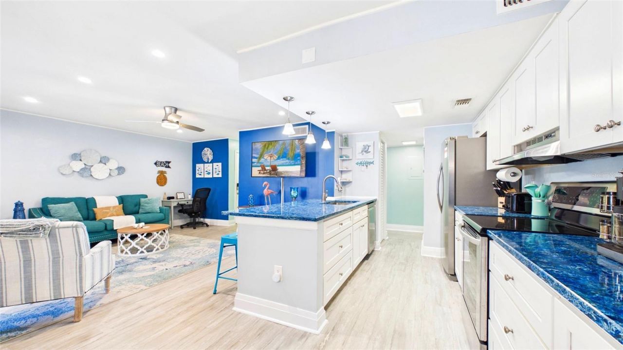 3675 41st Way S, Unit K, Saint Petersburg, FL 33711 Photo